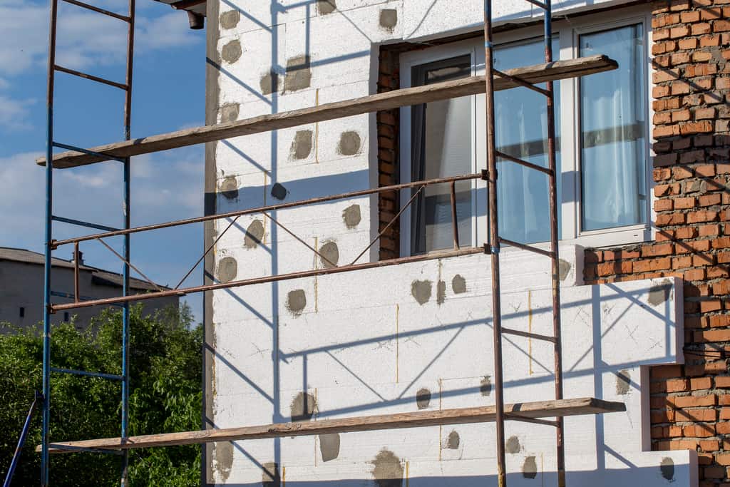 Chantier d'isolation par l'extérieur d'une maison de 120 m²